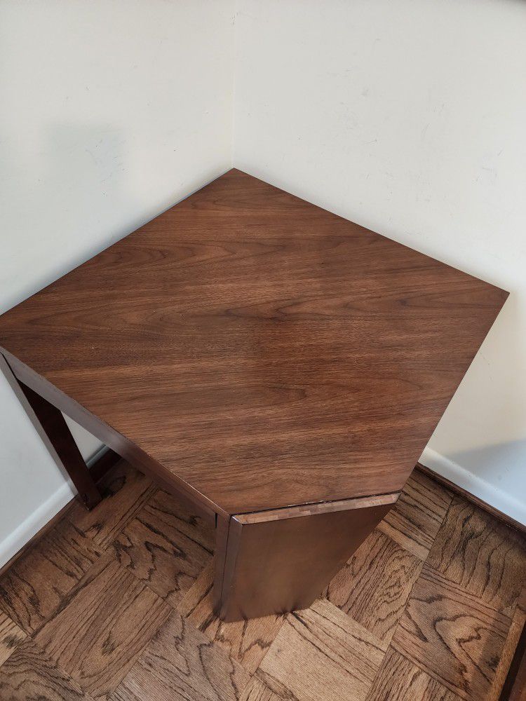 Hooker Furniture Wood Corner Desk 