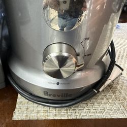 Breville Juicer