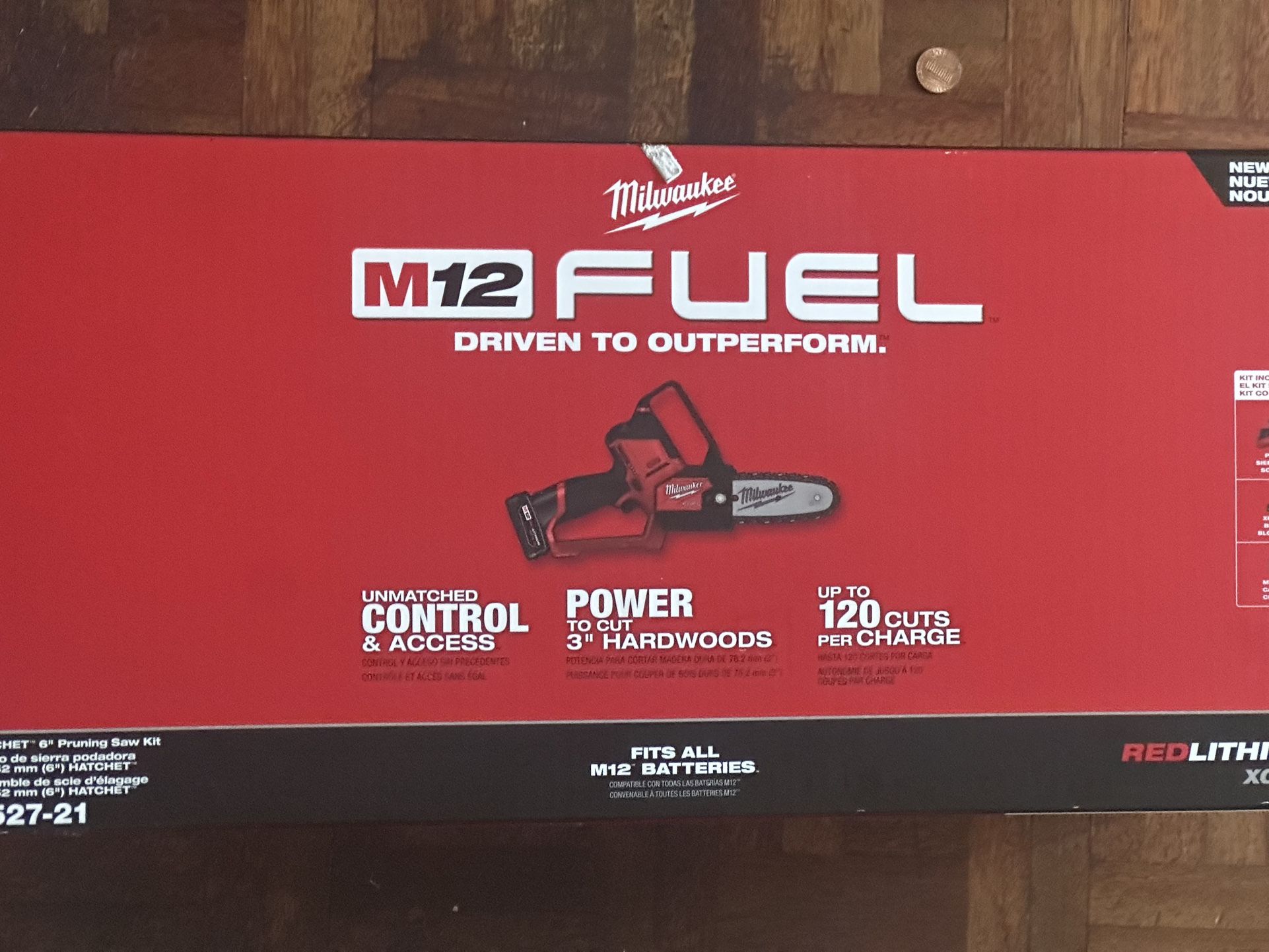 Milwaukee Fuel Hatchet 6” Pruning Saw Kit