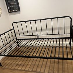 ✨🖤Black metal twin day bed with twin trundle bed 🛏️🖤✨