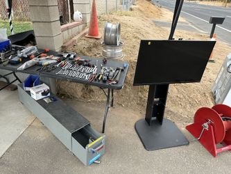 YARD SALE TODAY MON 12/23