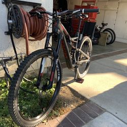 Specialized Stump Jumper Carbon Fiber Mountain Bike
