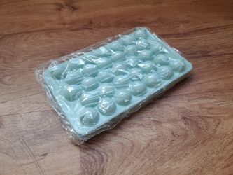 Lot of 9 ice trays - ball shape - new