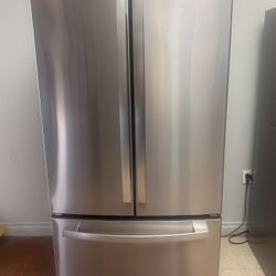 GE 32’ Wide Refrigerator