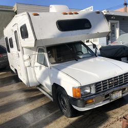 1987 Toyota Rogue Camper 21ft Low 65000 Miles Smoged 