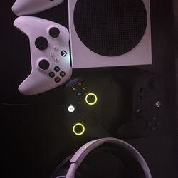 Xbox Series S Bundle {read description}  