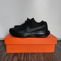 Nike Women's Revolution 8 Size 8