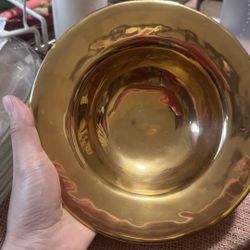 gold ceramic piece is from en Soie