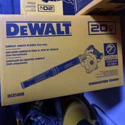 DEWALT 20V MAX Cordless Compact Jobsite Blower 135 MPH 100 CFM (Tool Only)
