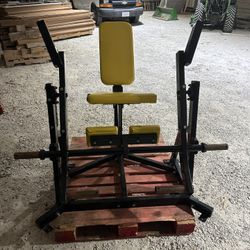 Hammer Strength Leg Extension