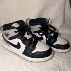 Nike Size 11 toddler 