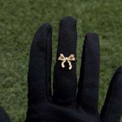 14k Gold Bow Ring 