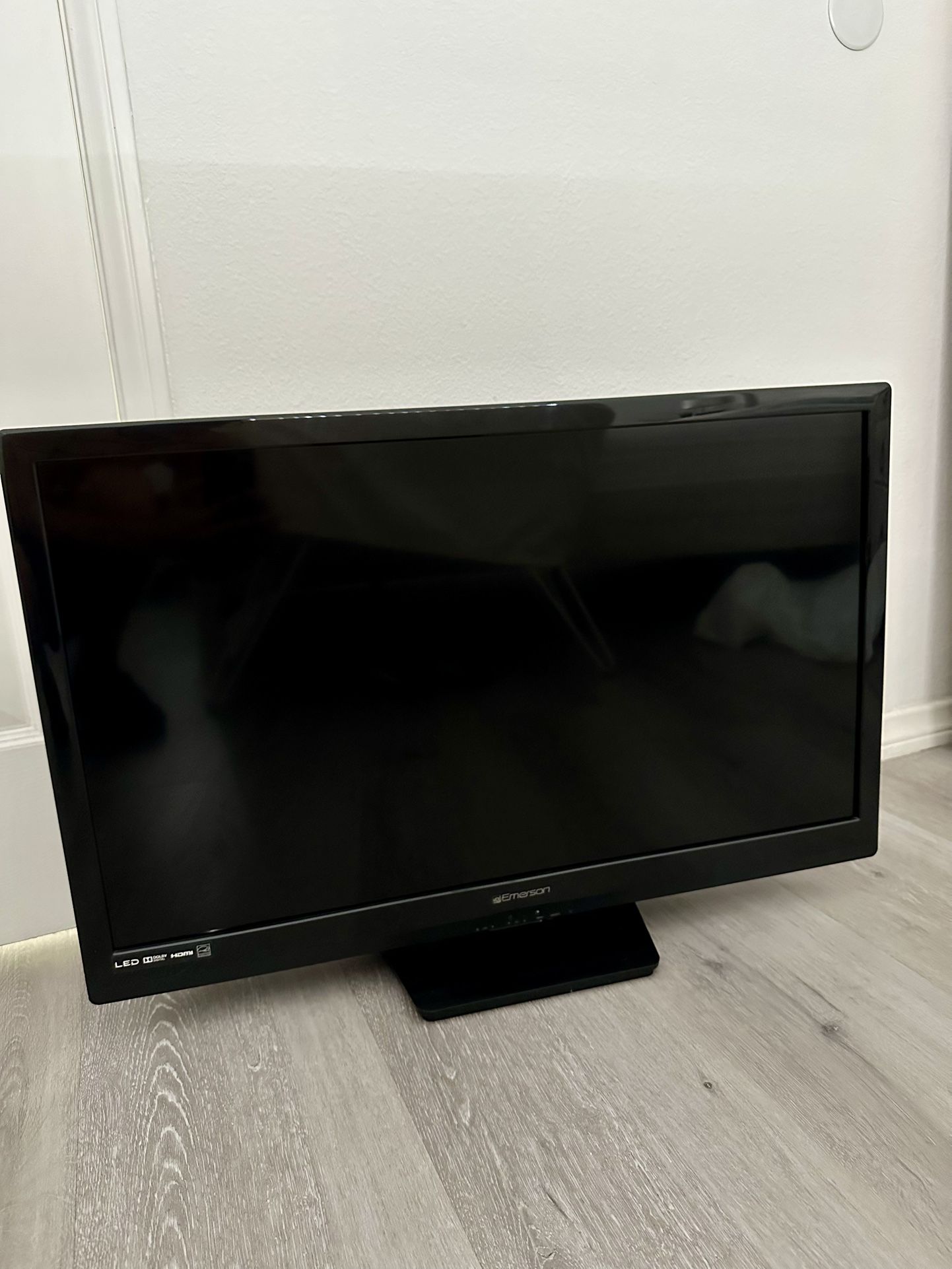 Emerson 32” LED HD TV