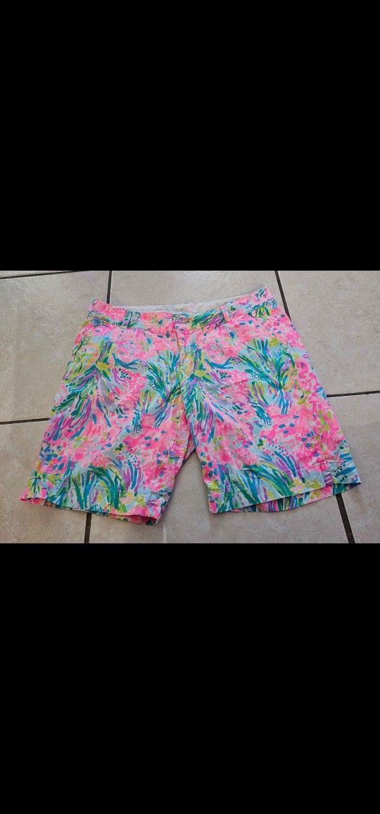 Lilly Pulitzer The Chipper Short Size 12 100% cotton Floral Print