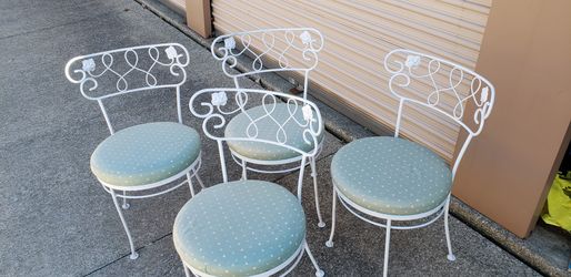 It's nice set a wrought iron chairs