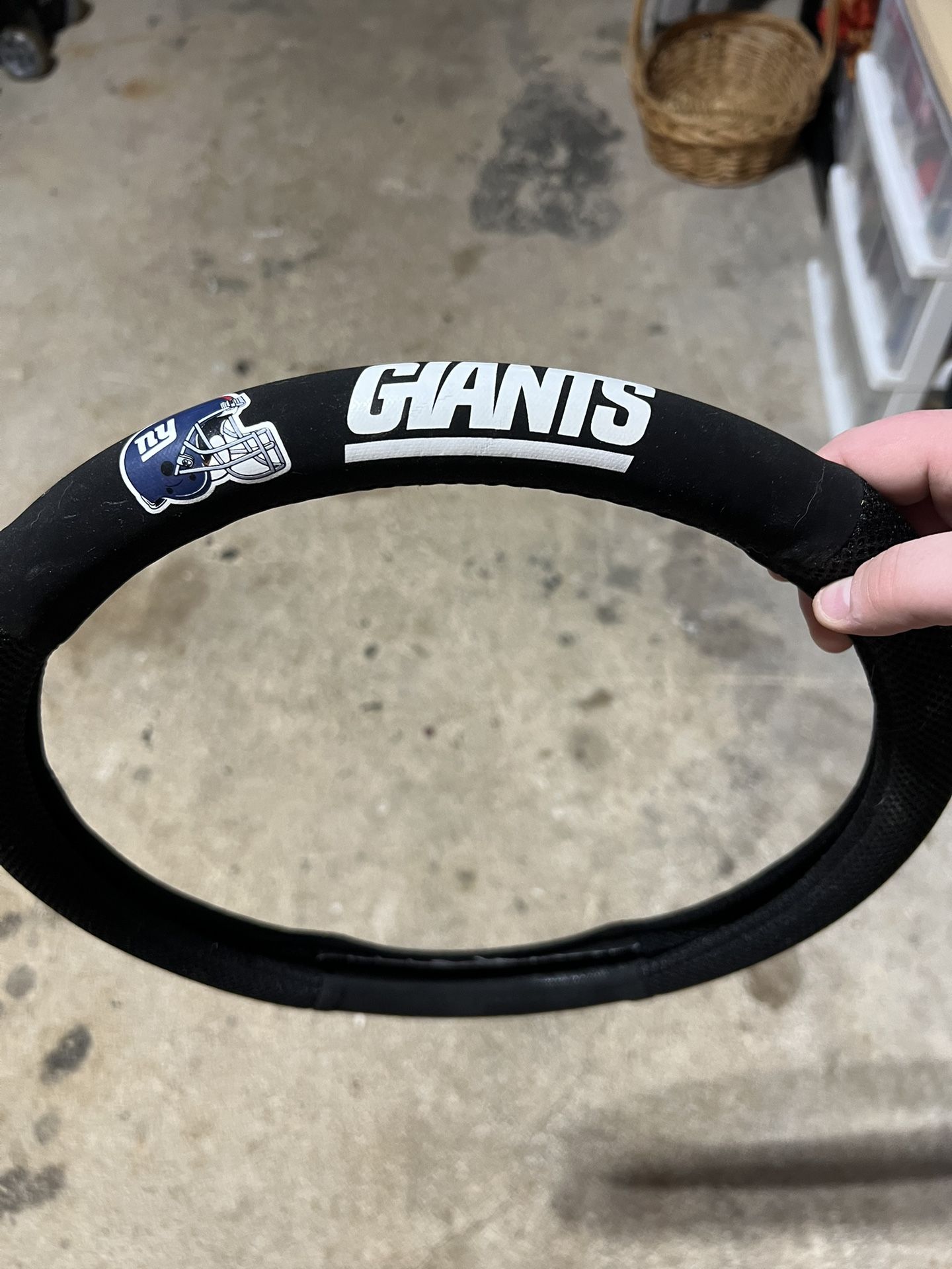 New York Giants NFL Steering Wheel Cover Mesh Faux Leather Extra Grip Never Used