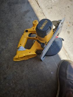 18 Volt Dewalt Saw
