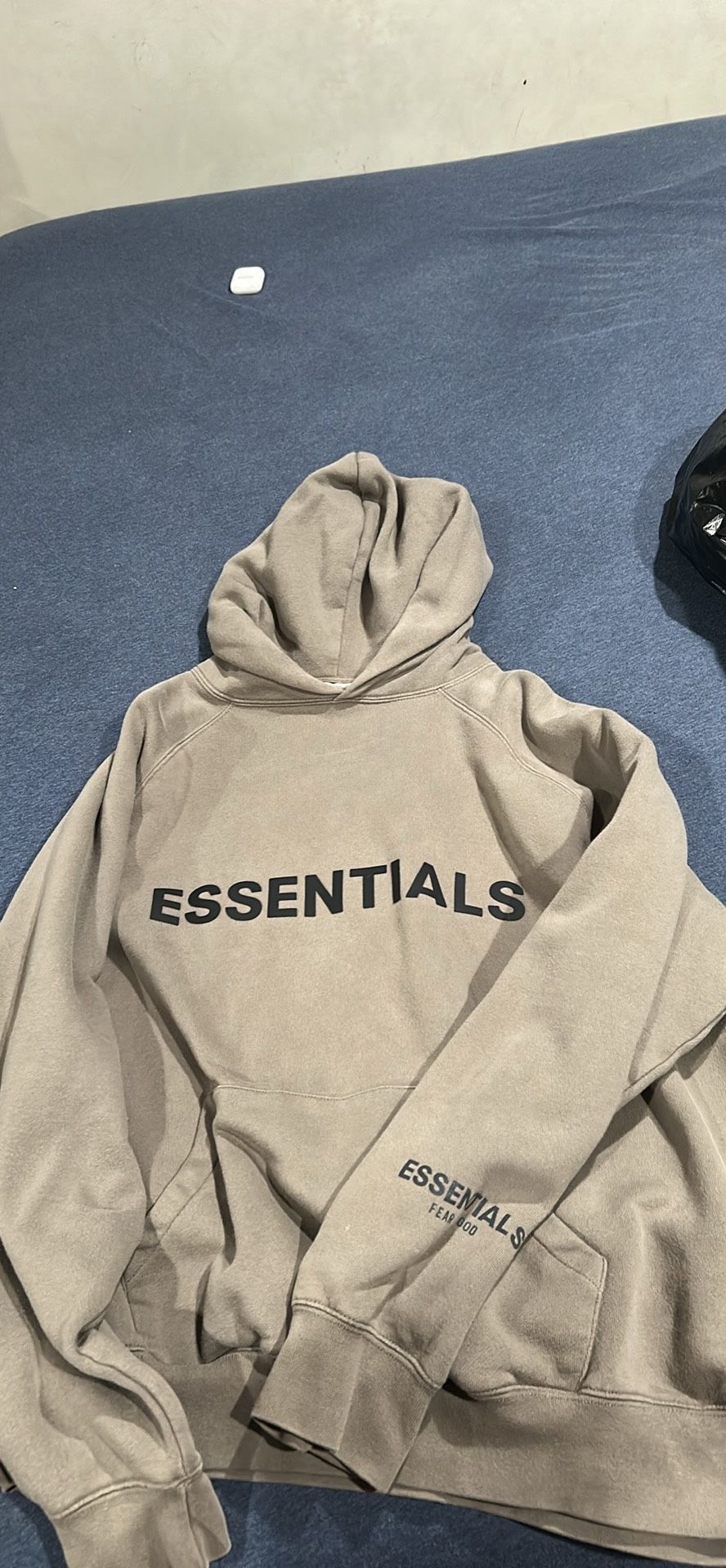 Men’s Large Essentials Hoodie