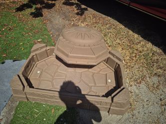 Big Sand box with cover