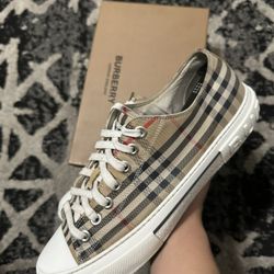 Burberry shoes
