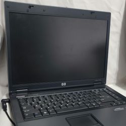 Hp Compaq 15.5 Inches  W Bag Anc Charger(not Battery)