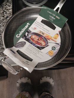 WOAhhh! 12" Cusinart Nonstick Skillit pan?? no way!