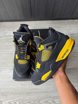 2023 Air Jordan 4 Retro Thunder