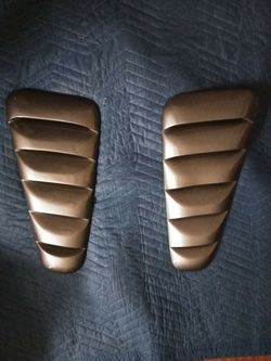 05-09 Mustang Scoops