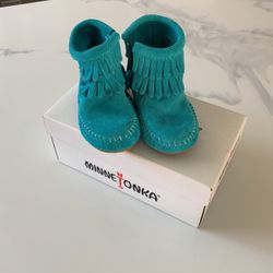 Minnetonka Moccasins Toddler 4 Turquoise