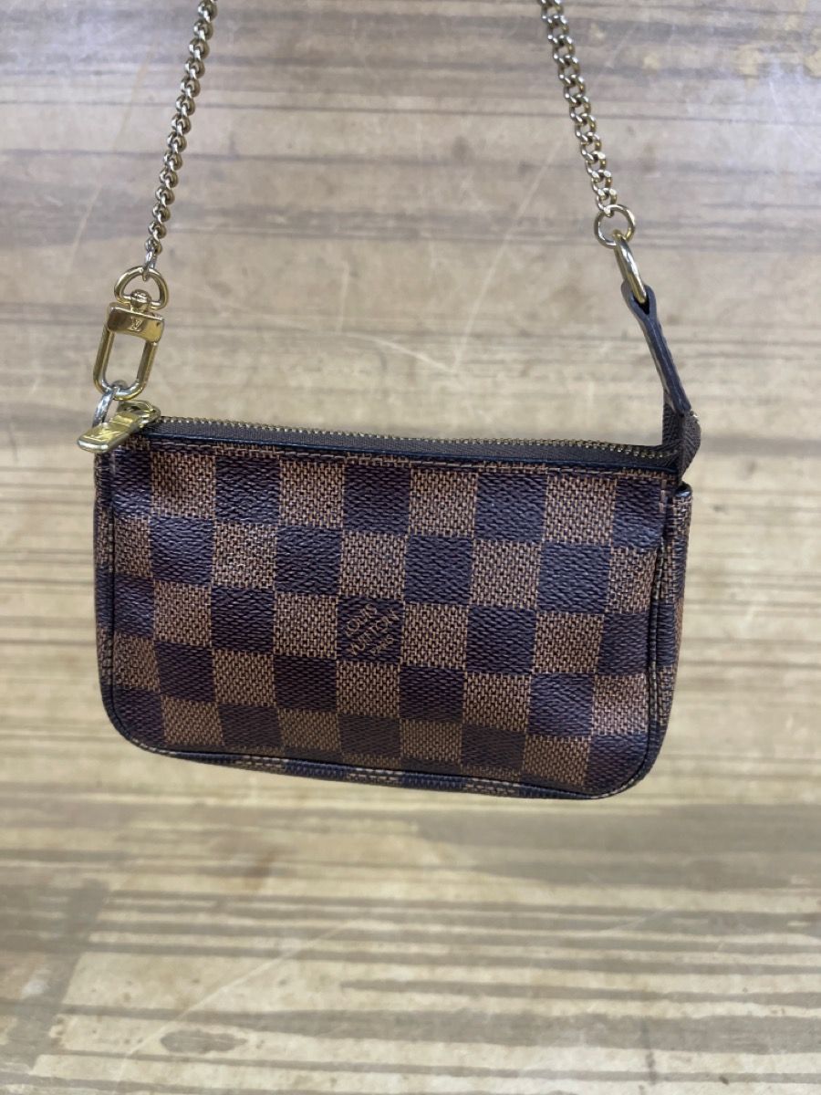Louis Vuitton Damier Ebene Pochette Accessoires (A1D011523)