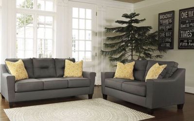 BRAND NEW GREY COUCH AND LOVESEAT SET FOR SALE