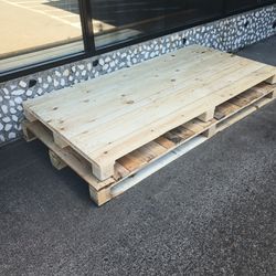 Two FREE Pallets - 626 NE 102nd Portland 