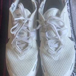 Nike Tennis Shoes Size 10