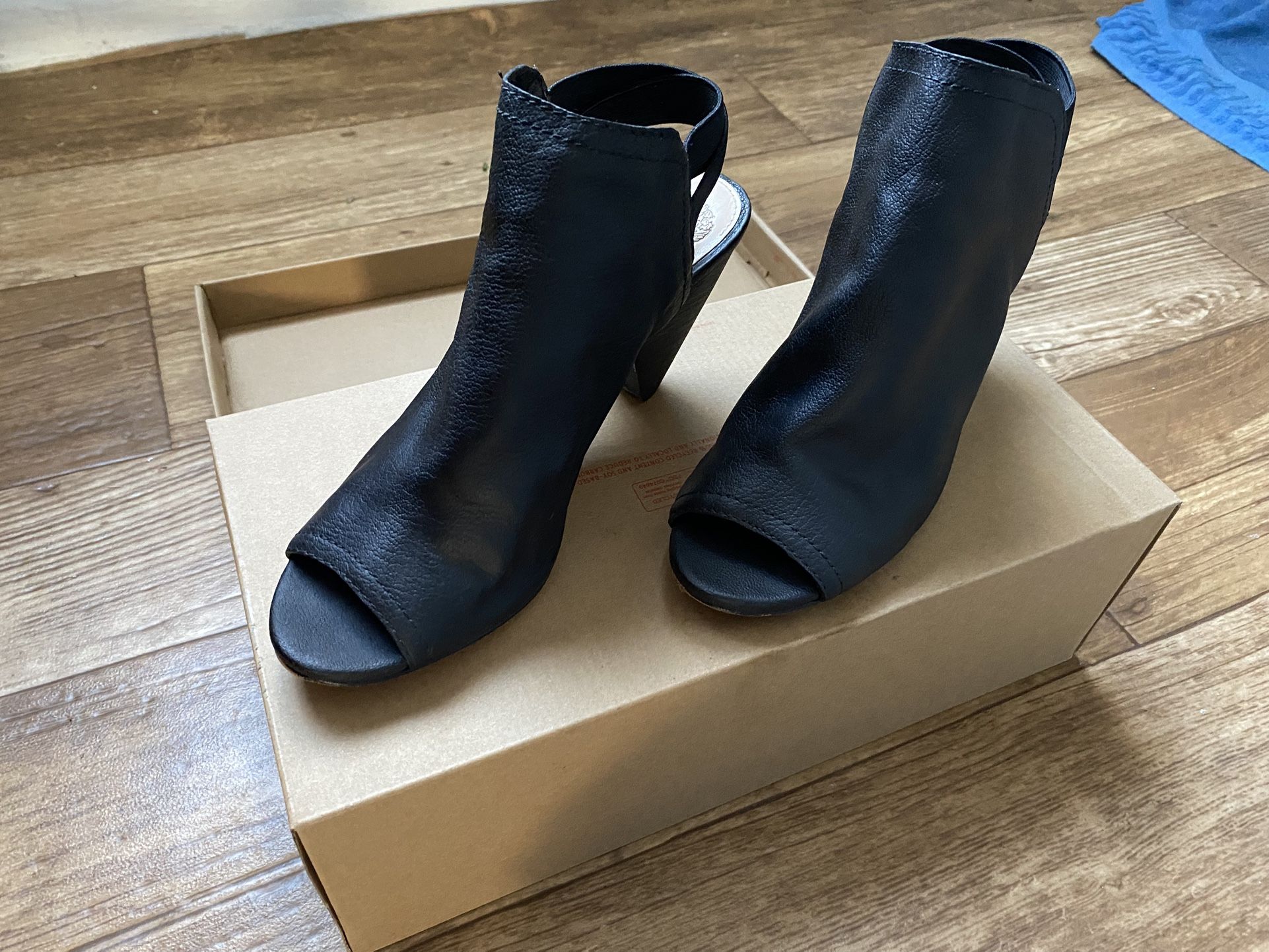 Vince Camuto PeepToe Ankle Boots Black 7.5