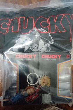 Chucky and Tiffany mini figurines a sweater and 2 keychain