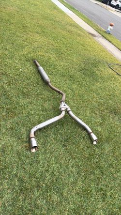 2017 Toyota GT86 dual-exit axle-back exhaust (Y-pipe style).