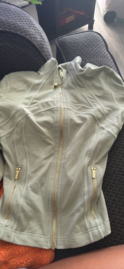 Light green lulu define jacket and shorts
