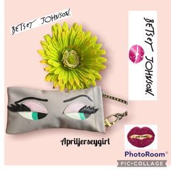 Betsey Johnson Eyeglass Sunglass Holder With Gold Chain 