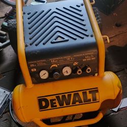 DEWALT COMPRESOR 225 PSI