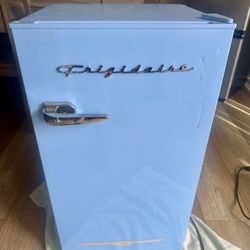 Frigidaire refrigerator 