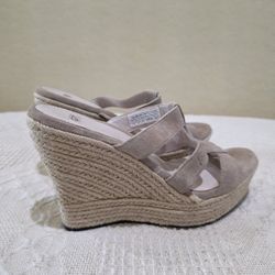 WOMAN’S UGG AUSTRALIA TAUPE TAWNIE WEDGE ESPADRILLE SANDALS - SIZE 10
