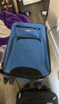 TWO CARRY ON SUITCASES