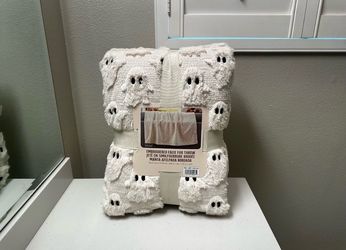 Costco Halloween Ghost Faux Fur Throw NWT Viral