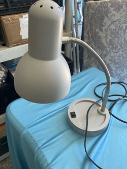 Desk lamp