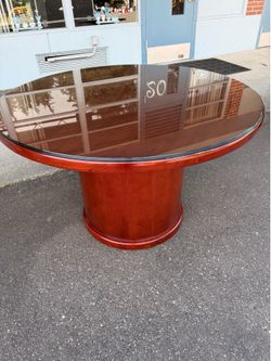 Round tables with glass top