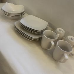 Gibson Home Everyday Square White Stoneware Dinnerware 16 piece set