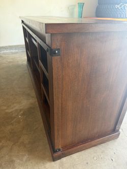 Entertainment center