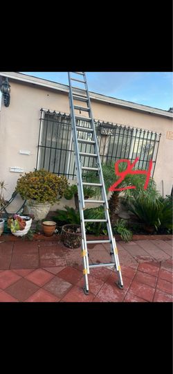Excellent condition, 24 feet aluminum extension, Ladders