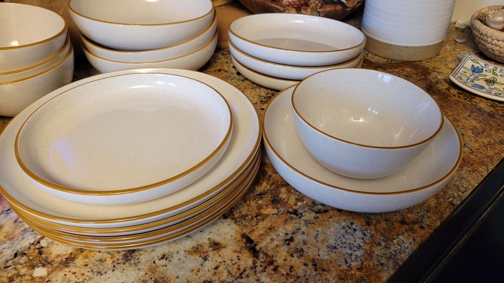 Over&Back 16pc Dinnerware Set