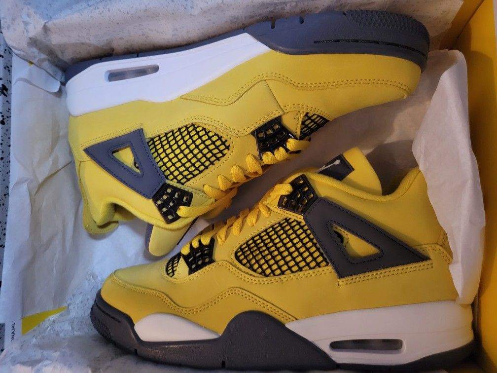 Air Jordan 4 Lightning (Deadstock) Size 9
